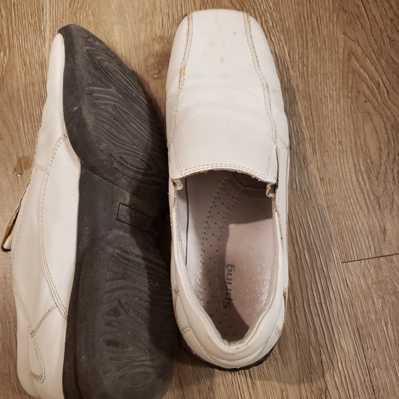 Sleek White Leather: Slip-On Shoes with Captivating Style and Excellent Grip - Picture 4 of 7